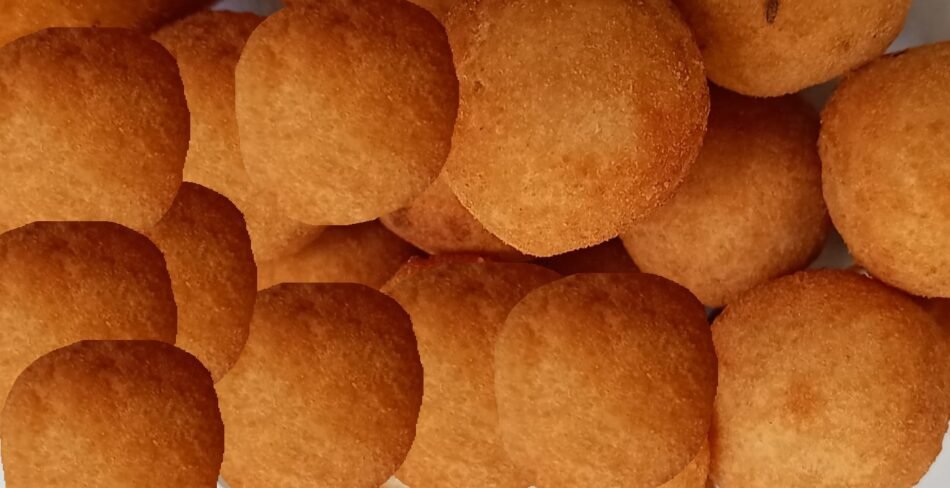 BOLINHAS DE QUEIJO